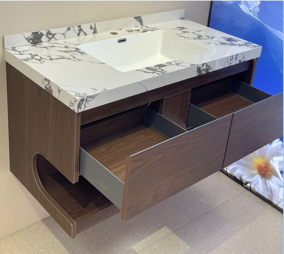 Bath Vanity - Walnut (LED) - 40"