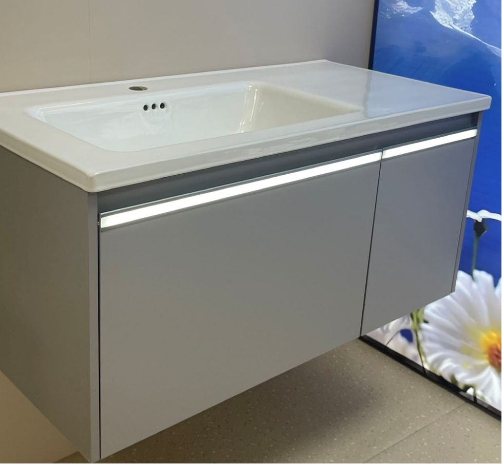 Bath Vanity - Gray (LED) - 32"