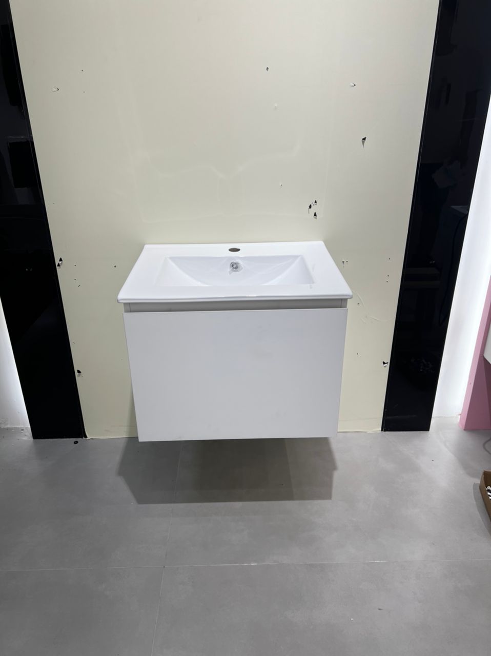 Bath Vanity - White - 24"
